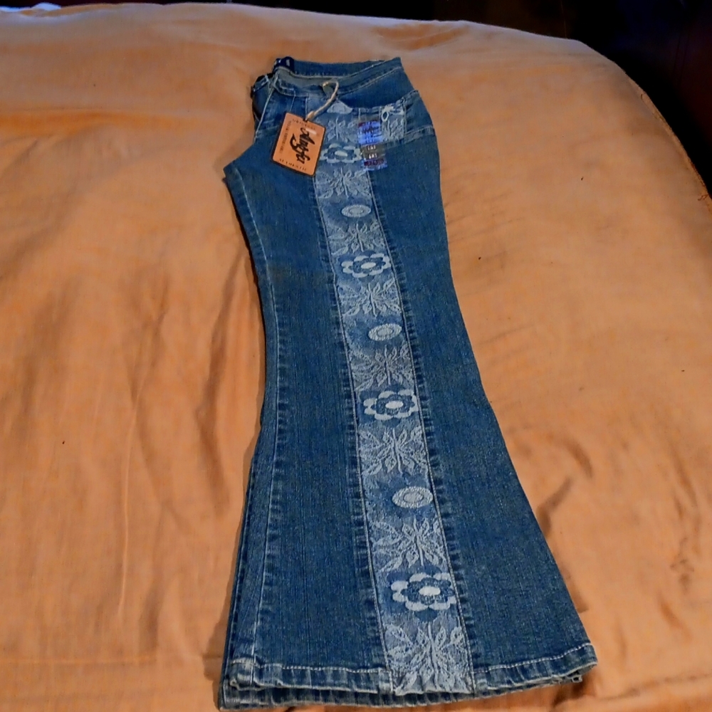 ANGFU Authentic Pure and Comfortable Flared Jeans.  Size 11